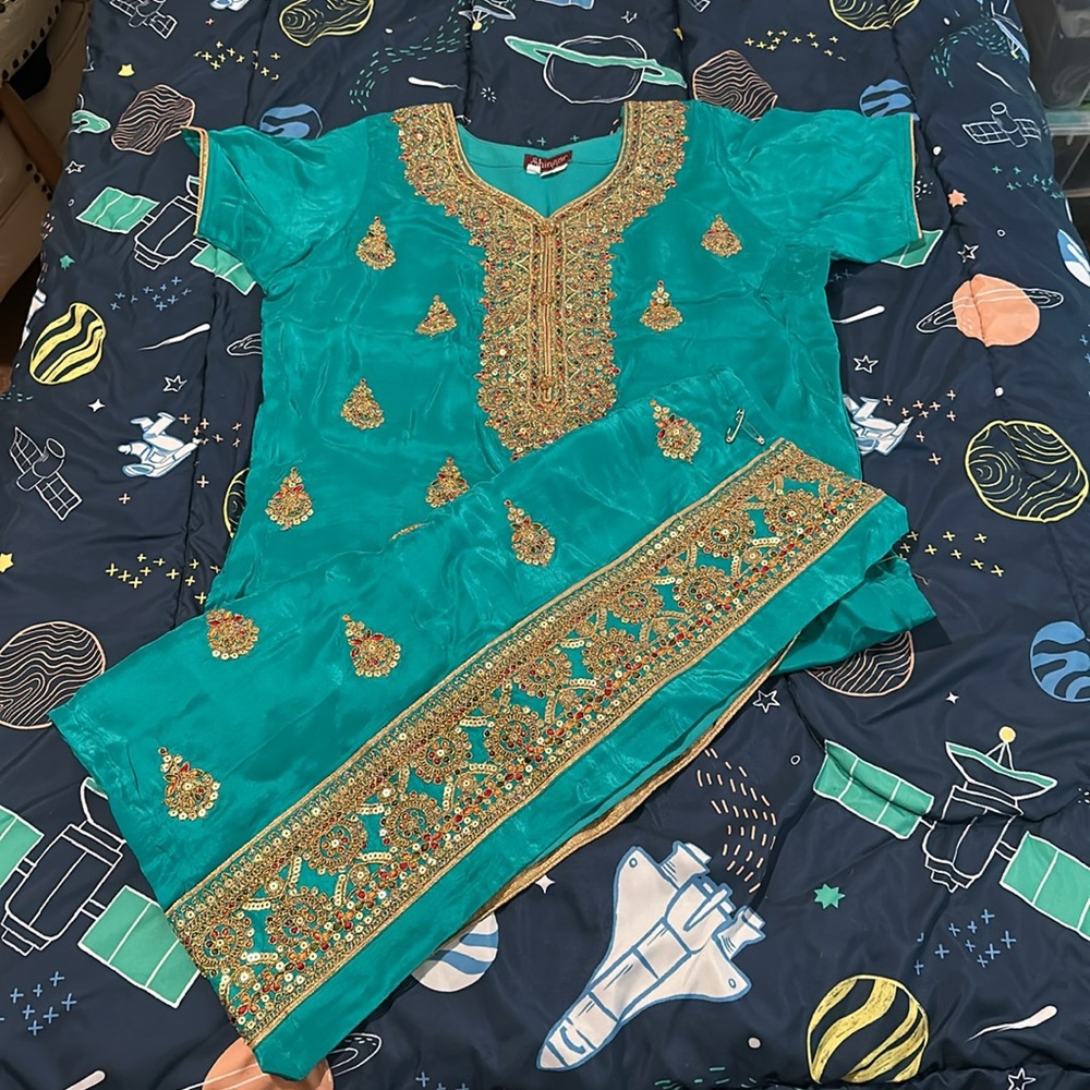 Saree - Picture 4 of 5